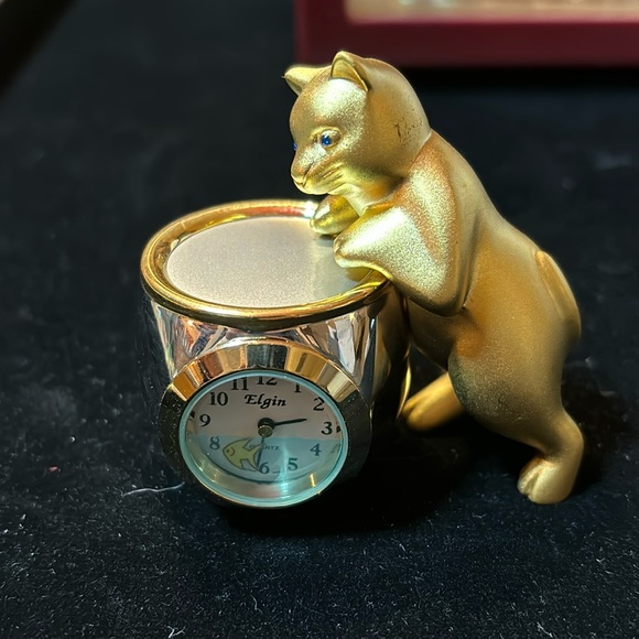 Elgin clock with gold tone cat watch a fish - Picture 1 of 13